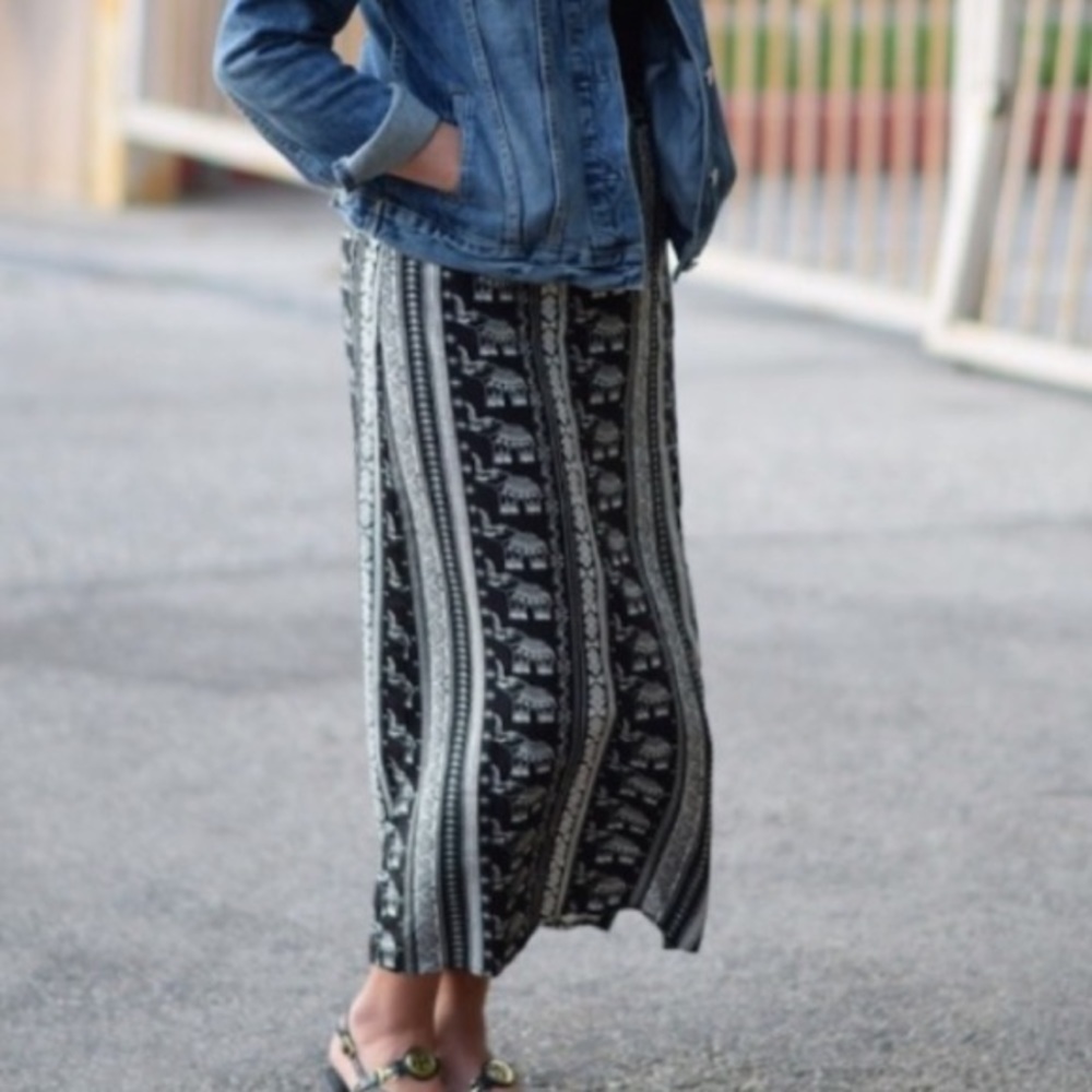 H&M Coachella Elephant Print Women’s Maxi Skirt Sz 2 Black White